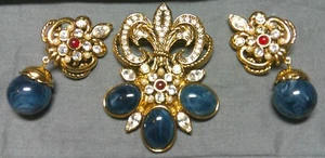 Colgante Broche Colgante Flor de Lis Vintage Firmado Barrera para Avon Tono Dorado/Estrás - Imagen 1 de 11