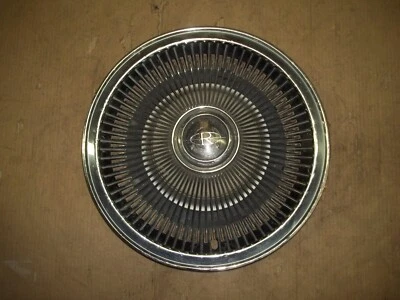 67 68 69 Buick Riviera Tapacubos Llanta Cubierta de Rueda Tapacubos 15" OEM USADO 1008 TIPO ALETA Foto 1 de 4