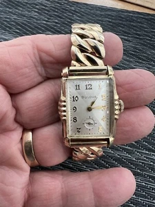 Reloj de pulsera Bulova vintage cuerda manual esfera blanca funcionando - Imagen 1 de 5