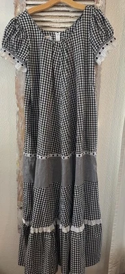 Vestido vintage Hilda Hawaii B8 para mujer 10? Guinga Prairiecore negra/blanca en capas Foto 1 de 4