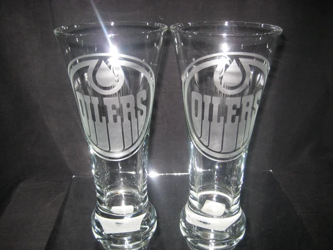 EDMONTON OILERS 2 ETCHED LOGO PILSNER 20 oz GLASSES NEW Cover