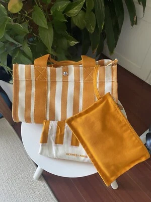 Hermes Toilette Annes MM, juego de playa a rayas Foto 1 de 4