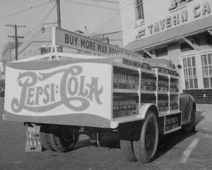 Pepsi Cola Soda Truck 1943 8x10 Reprint Of Old Photo - Picture 1 of 1