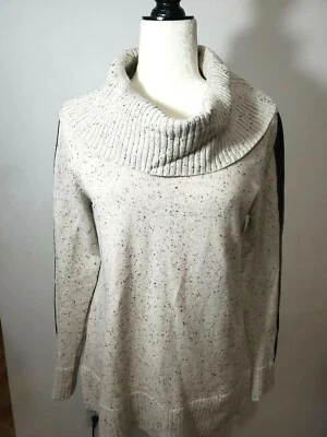 Suéter Grueso Cuello Capucha Crema Ivanka Trump Talla M Foto 1 de 4