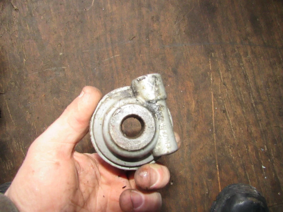 1978 suzuki gs550 speedometer drive - Image 1 of 1