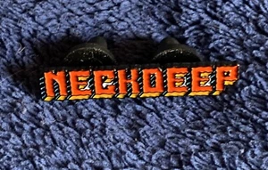NECKDEEP Band Pin & 4 Pencils - Picture 1 of 3