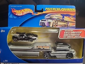 2001 Hot Wheels Pavement Pounder Black Road Pirates Racing - Picture 1 of 10