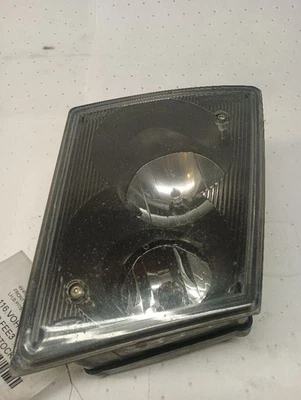 2004-UP 沃尔沃 VNL 左驱动雾灯 (12421443) — 第 1/4 张图片