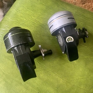 2 Shakespeare Wondereel 1767 Model DK & 7500 Model DJ Spincast Fishing Reels - Picture 1 of 12