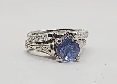 Juego de anillos de compromiso de zafiro azul hielo Shane Co. de 1 quilate de oro blanco de 14 quilates aspecto antiguo Foto 1 de 4