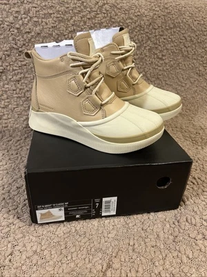 SOREL Women's Out N About lV Classic Waterproof Boot Size 7 - Image 1 of 4