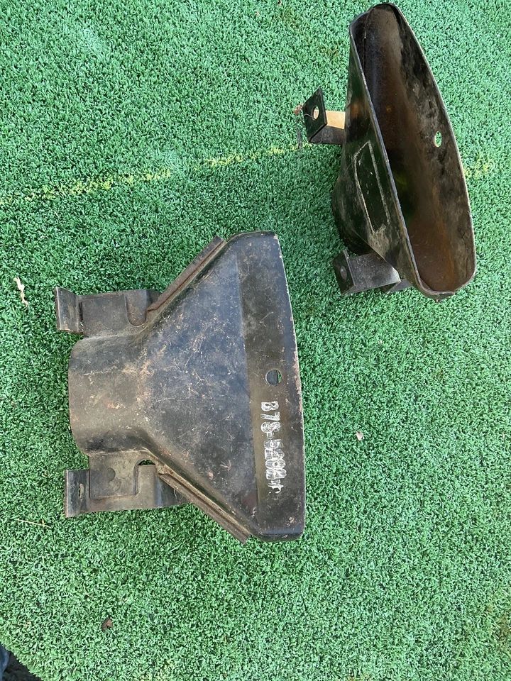 Ford Thunderbird Fairlane 1957 deflectores de escape nuevo en stock Foto 1 de 4