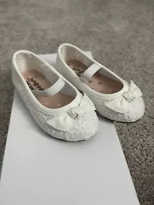 Toddler shoes 5T - Picture 1 of 7