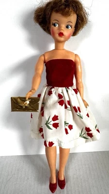 1962 Ideal Tammy Doll Original Dance Date Outfit #9055 Salto Vermelho e Bolsa Dourada - Imagem 1 de 4