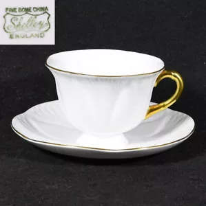 Tazza Shelley Regency 2 1/2" alta e piattino 5 3/4" - Foto 1 di 10