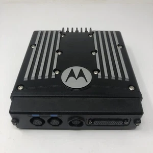 Montaje remoto Motorola XTL2500 M21SSM9PW1AN 450-520 MHz UHF (solo ladrillo) - Imagen 1 de 7