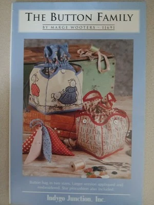 Indygo Junction IJ691 Button Family Bags Star Pincushion Applique Embroidery - Image 1 of 2