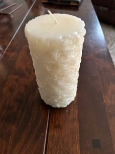 ROSE PETAL PILLAR CANDLE UNWANTED GIFT - Picture 1 of 1