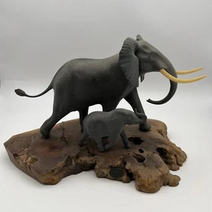 John Perry Elefant & Calf Scultpure Burwood Base ca: 8”H X 11”L X 8”B - Bild 1 von 12