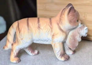 Vintage Tiger Stripe Tabby Cat With Kitten In Mouth Ceramic Figurine - Picture 1 of 10