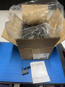 (Menge 100) Erico Caddy #300 EZ-Riser Beam Clamp 3/8" Temperguss 3000037PL - Bild 1 von 5