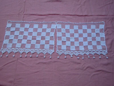 paire de  rideau ancien filet  fait main  largueur 46 cm hauteur 37 cm - Photo 1/4