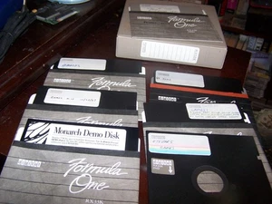 Box of 5.25 Digital Equipment Corporation (dec) floppy disks and box - Picture 1 of 4