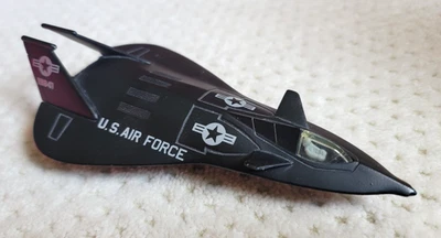 Avión de combate furtivo de la Fuerza Aérea de los Estados Unidos 19841 ruedas plegables a presión Jet ERTL de colección Foto 1 de 4