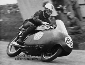 Norton 500cc factory racer John Hartle 1960s Isle of Man racing photograph - Picture 1 of 1