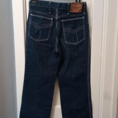 1980s vintage Wrangler Jeans, measures 28 x 28 Made in USA - Image 1 of 4