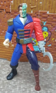 DC Legends of Batman Pirate Two Face Figure 5" Inch Kenner 1996 toy harvey dent - Picture 1 of 2