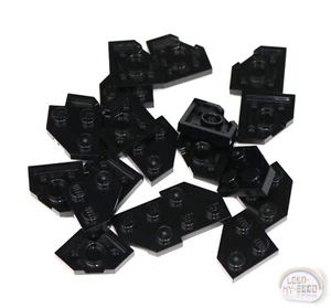 LEGO - 3-Buck Bag - 20-pc 2 x 2 Plate Wedge w/ Cut Corner - Black - New - 26601 - Picture 1 of 4