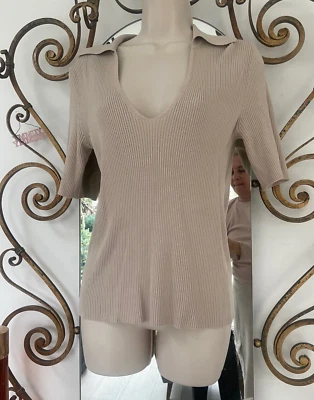 Suéter bege manga curta gola V com nervuras tamanho M - Imagem 1 de 4