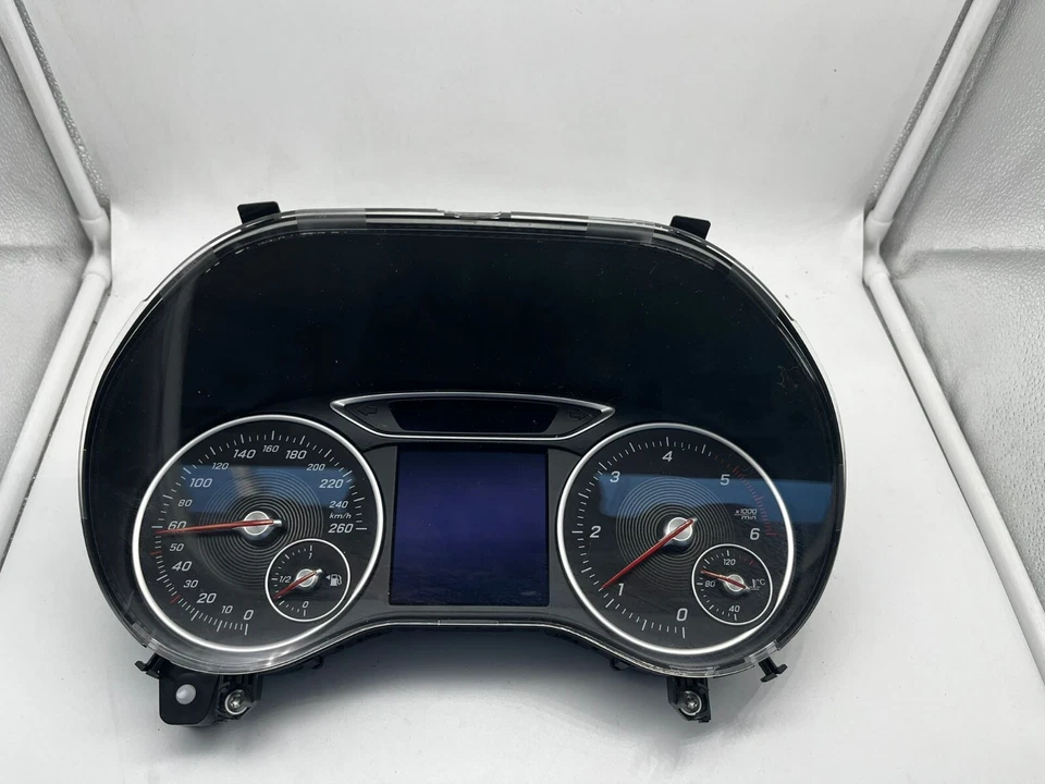 QUADRO STRUMENTI CLASSE A A1769000004 - Immagine 1 di 4