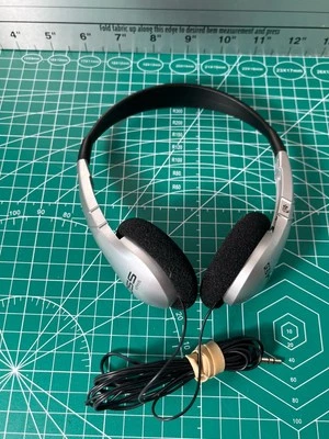 KOSS Stereo Headphones KPH/6 Silver And Black Tested - Image 1 of 3