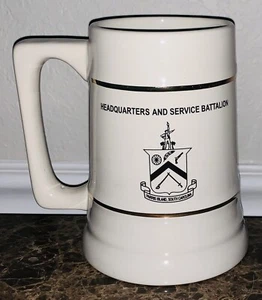 Cuartel General y Batallón de Servicio USMC Beer Stein Parris Island Carolina del Sur - Imagen 1 de 2