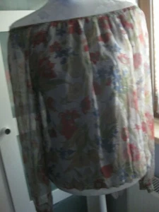 Bluse von Giusy , Italy, mit Seide,Gr.L, Blumenmuster - Bild 1 von 3
