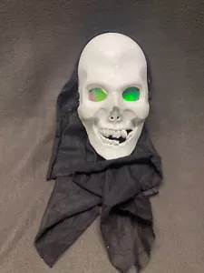 Máscara de esqueleto calavera de Halloween de colección que brilla en la oscuridad ojos holográficos disfraz - Imagen 1 de 10