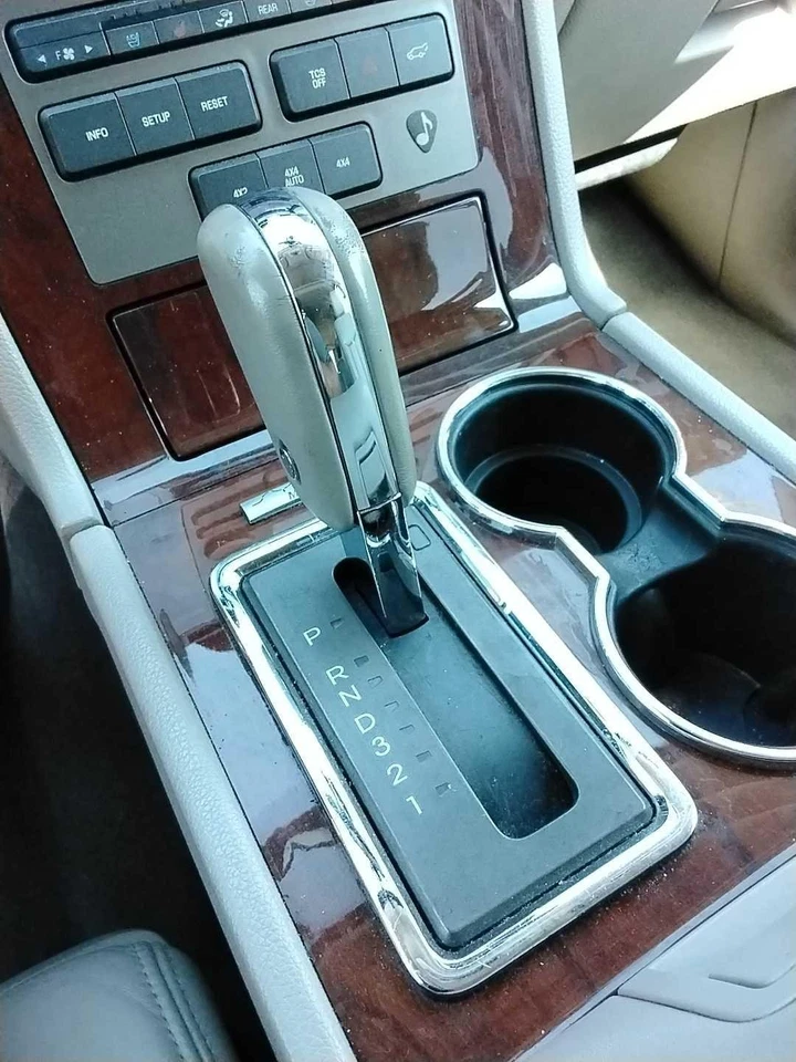 Used Automatic Transmission Shift Lever Assembly fits: 2012 Lincoln Navigator  G Foto 1 de 4