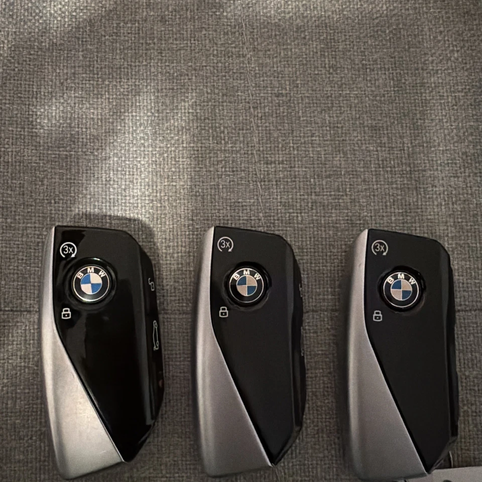 Key Fob Set 3! BMW X7 2023 Used* - Image 1 of 1