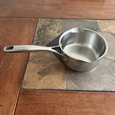 Oneida 1qt. Cacerola Olla Sartén Núcleo de Cobre Acero Inoxidable Foto 1 de 4