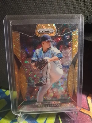 2019 Prizm Jose Berrios Gold Donut Circles 142/150 Minnesota Twins - Image 1 of 2