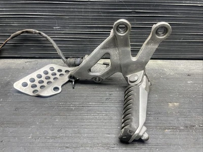 2000 Kawasaki Ninja ZX12R правый передний тормозной кронштейн, задний комплект #111925 - Изображение 1 из 4