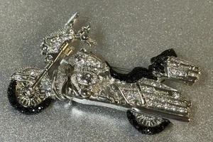 Broche vintage Kirks Folly estrás negro tono plata firmado (CJ-A3-1-12) - Imagen 1 de 5
