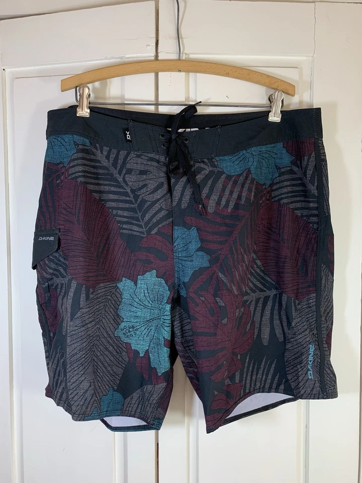 Pantalones Cortos DAKINE para Hombres 38 Negro Azul Rendimiento Elastizados Bolsillos Ligeros Foto 1 de 4