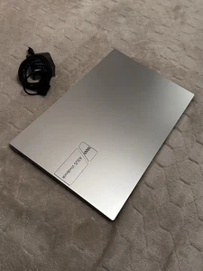 ASUS Vivobook 15 OLED M1505YA - Photo 1/7