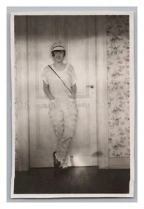 'Meinem geliebten kleinen Bürschchen von ihrem krummen, treuen Fuchs' Foto 1928 - Picture 1 of 2