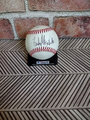 BÉISBOL FIRMADO POR FRANK MOZZICATO DE LA REALEZA DE LA CIUDAD DE KANSAS Nombre completo de firma Foto 1 de 2