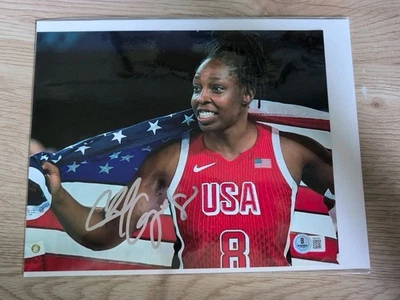 Chelsea Gray Signed 8x10 Photo Beckett - Image 1 of 3