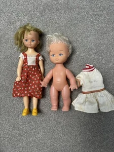 Vintage Puppen Konvolut Made In Hong Kong 60er 70er Jahre Kleidung Schuhe Mode Baby Bl - Bild 1 von 15